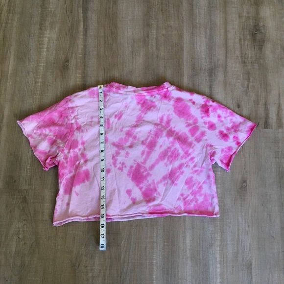 Cropped & tie- dyed Rolling Stones Graphic tee. - Picture 4 of 8